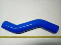 543208-1303260 Патрубок радиатора (L-457 мм, D-70 мм)  кривой силикон синий